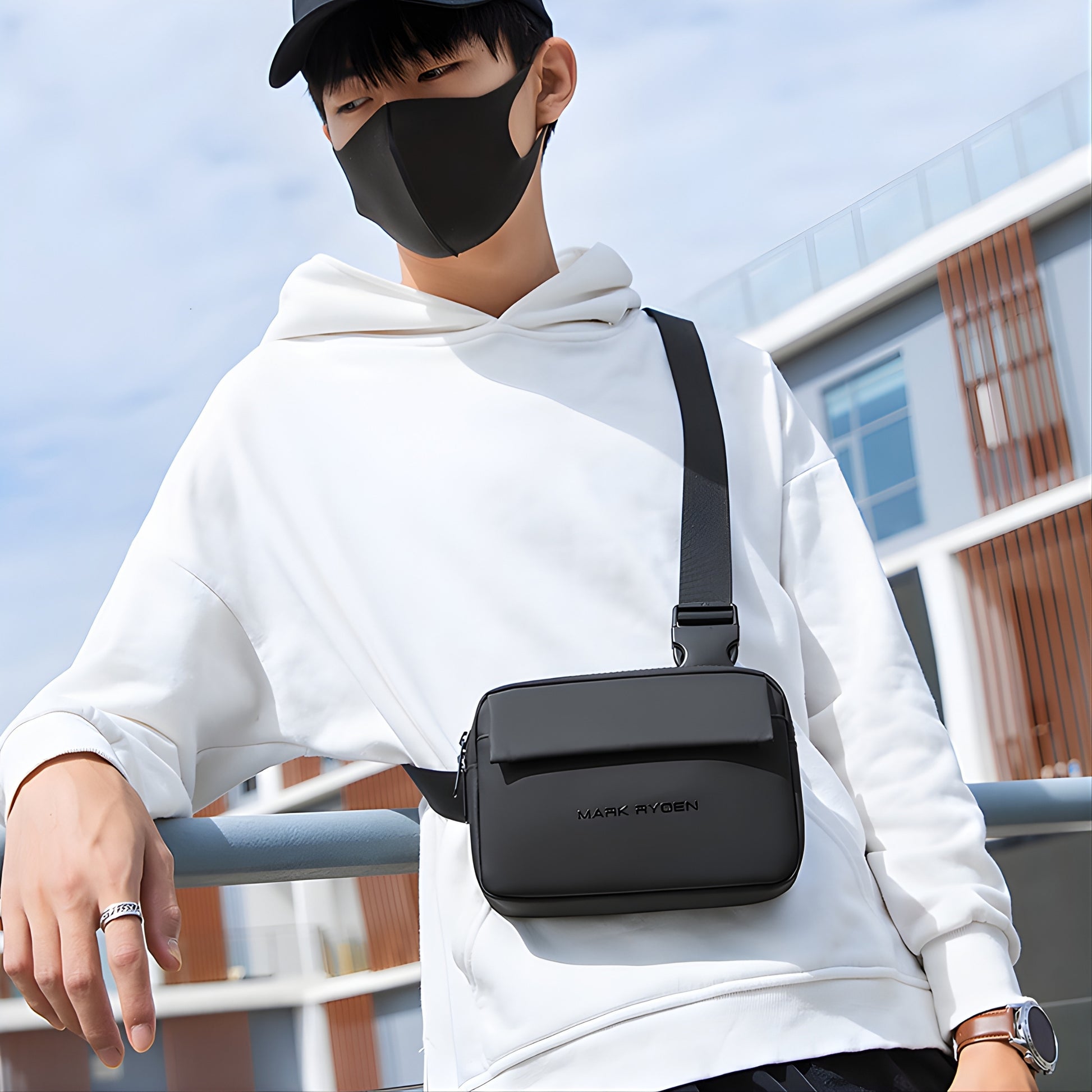 Mark Ryden 8028 oxford waterproof sling bag — interior view